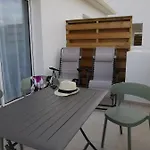 Marine De Bravone T2 Terrasse Front De - Pieds Dans L'eau - Clim - Piscine - Wifi アパート